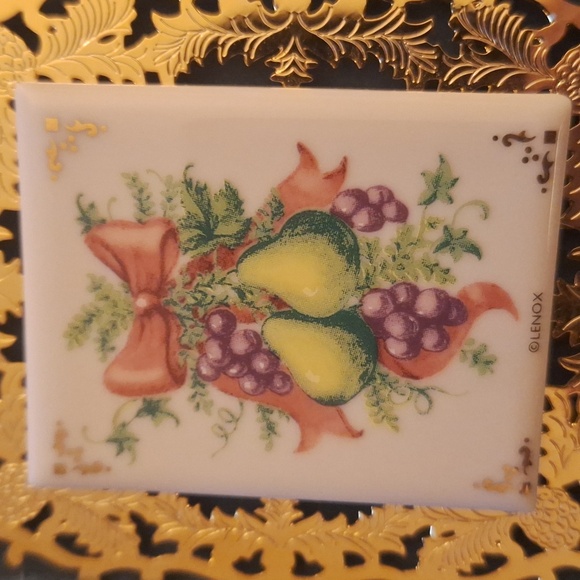 Lenox Fruit Pear Grapes Filigree Reversible Porcelain Metal Ornament - Picture 4 of 5